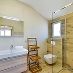 New Luxury With Swimming Pool, Sauna, Near - By Traveler Tourist Agency Krk Id 2380 Bedroom 4 * بريفلاكا