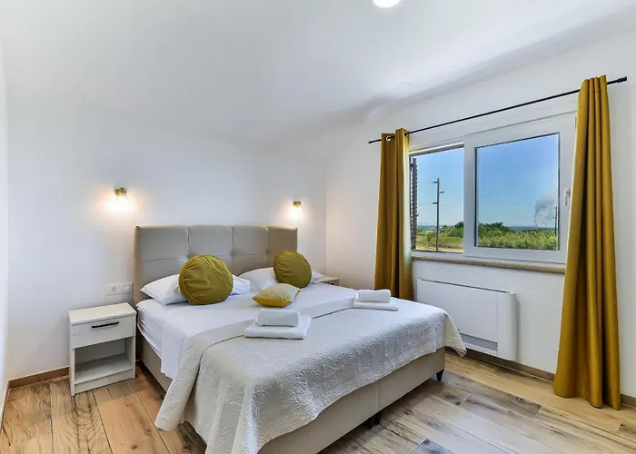 New Luxury With Swimming Pool, Sauna, Near - By Traveler Tourist Agency Krk Id 2380 Bedroom 4 别墅 *