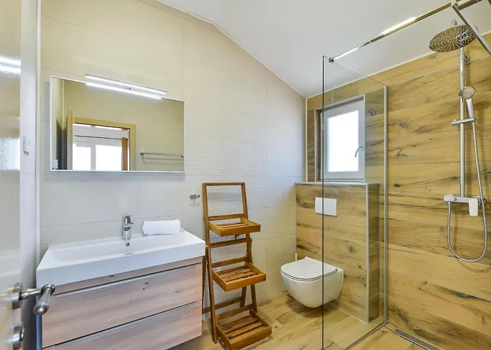 New Luxury With Swimming Pool, Sauna, Near - By Traveler Tourist Agency Krk Id 2380 Bedroom 4 * 普利拉卡