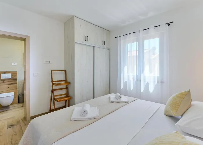 New Luxury With Swimming Pool, Sauna, Near - By Traveler Tourist Agency Krk Id 2380 Bedroom 4 别墅