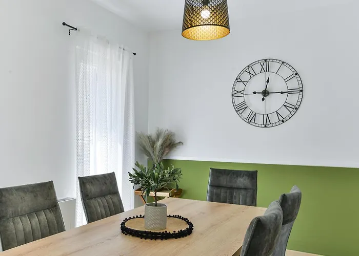 New Luxury With Swimming Pool, Sauna, Near - By Traveler Tourist Agency Krk Id 2380 Bedroom 4 普利拉卡