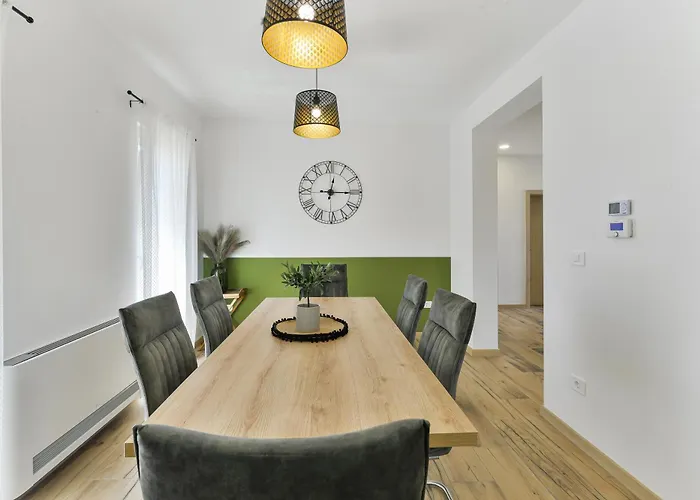 New Luxury With Swimming Pool, Sauna, Near - By Traveler Tourist Agency Krk Id 2380 Bedroom 4 别墅 *