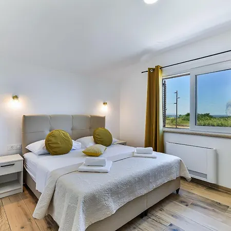 New Luxury With Swimming Pool, Sauna, Near - By Traveler Tourist Agency Krk Id 2380 Bedroom 4 Vila *