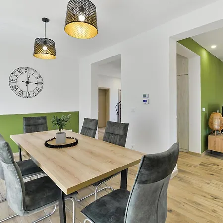 New Luxury With Swimming Pool, Sauna, Near - By Traveler Tourist Agency Krk Id 2380 Bedroom 4 Vila *