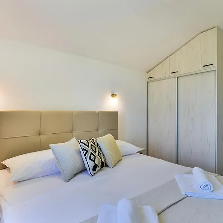 New Luxury With Swimming Pool, Sauna, Near - By Traveler Tourist Agency Krk Id 2380 Bedroom 4 * Privlaka (Zadar)