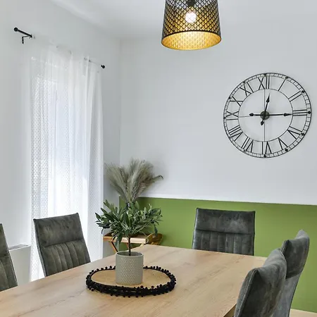 New Luxury With Swimming Pool, Sauna, Near - By Traveler Tourist Agency Krk Id 2380 Bedroom 4 Privlaka (Zadar)